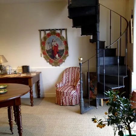 Chez L'antiquaire 3*